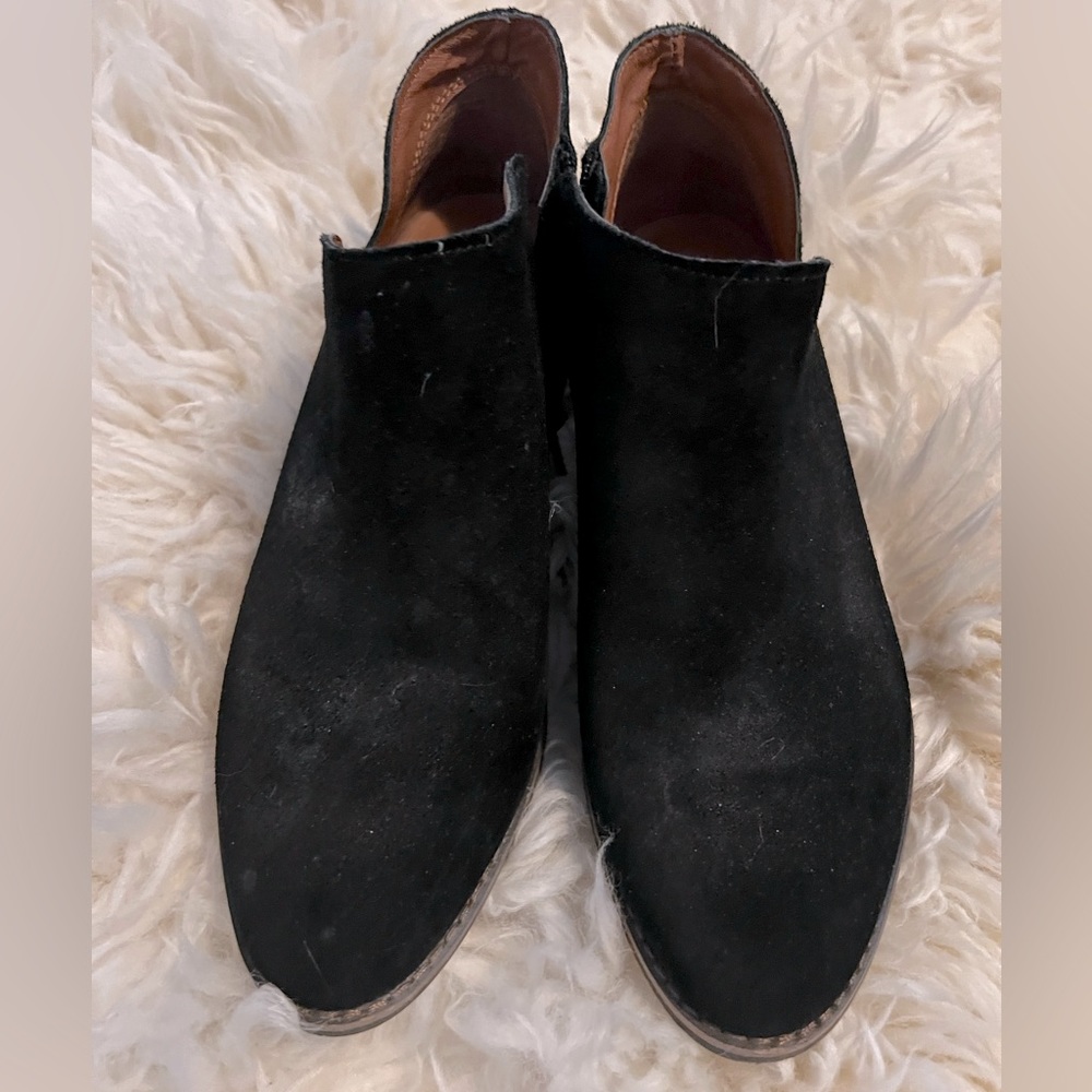 Lucky Brand Heeled Ankle Bootie 7M in Black